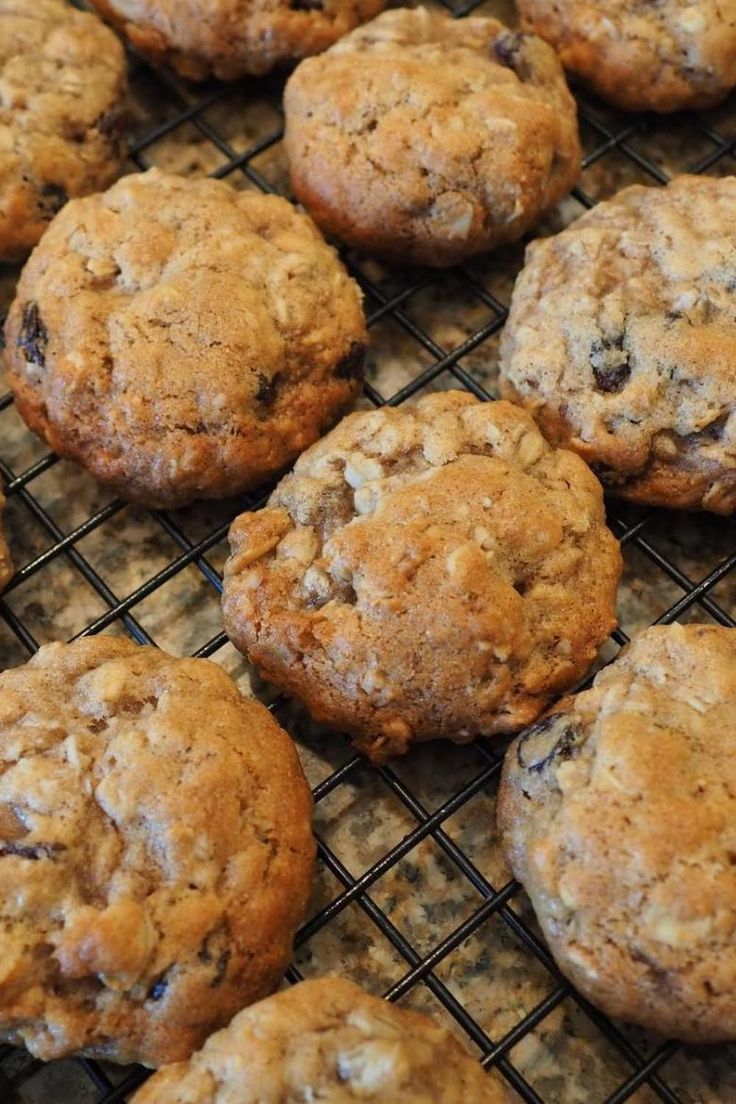 several cookies cooling on a wire rack