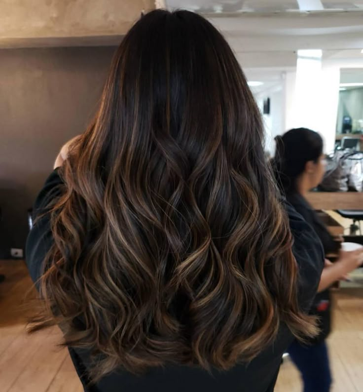 Balyage Long Hair, Balyage Hair, Black Hair Balayage, Brown Hair Looks, Brown Hair Inspo, Brunette Hair With Highlights, Dark Hair With Highlights, Brunette Balayage Hair, Brown Hair Balayage