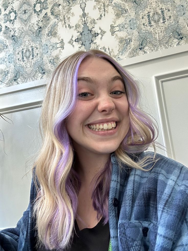 Hair Style Blonde Hair With Colorful Money Piece, Blonde With Lilac Peekaboo, Light Purple Streaks In Blonde Hair, Blond And Violet Hair, Blonde Hair Color Ideas With Purple, Dark Blonde Purple Hair, Blonde Hair Purple Peekaboo, Blonde With Purple Money Piece, Blonde Hair Purple Money Piece