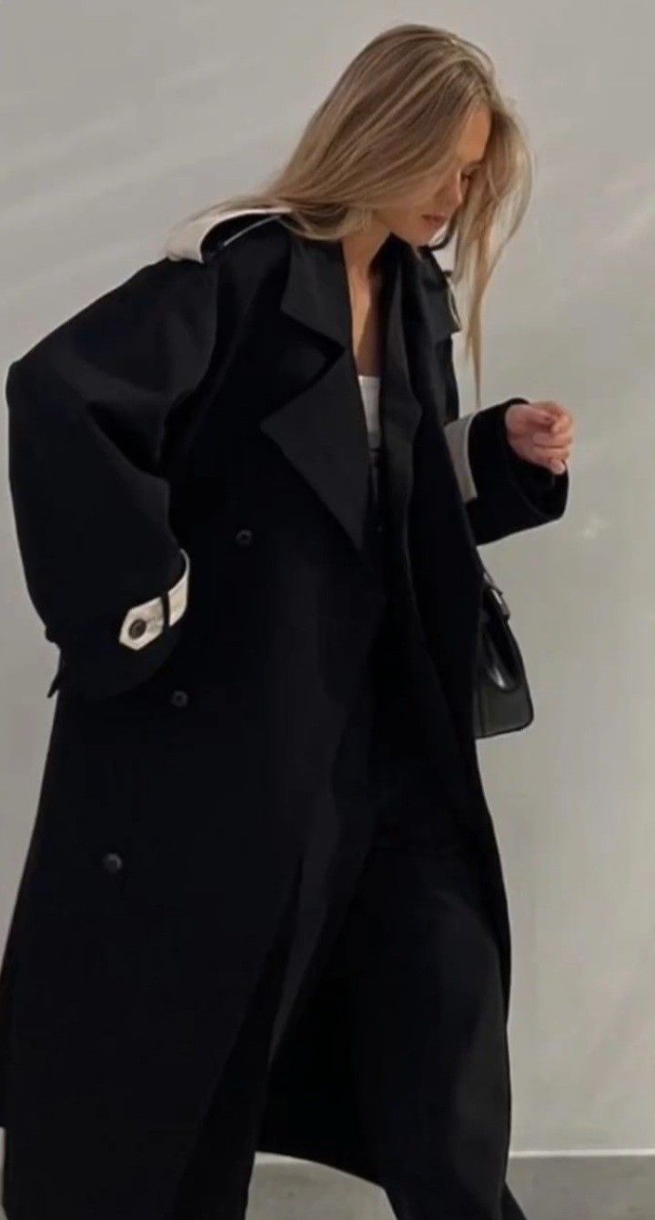 Ig@Khaurafab Black Coat Outfit Winter Classy, Black Coat Outfit Winter, Long Black Coat Outfit, Oversized Coat Outfit, Long Jacket Outfit, Trench Coat Outfit Winter, Fall Trench Coat, Long Black Trench Coat, Wool Coat Outfit