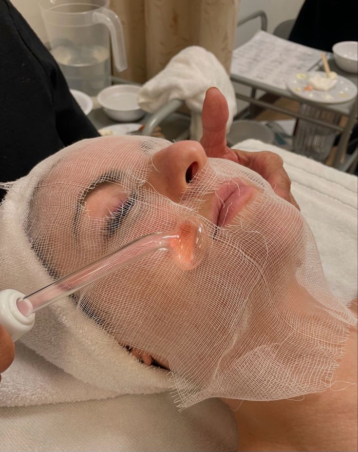 Aesthetic Clinic Facials, Spa Asethic Pictures, Vision Board Pictures Esthetician, Esthetician Diploma, Facial Instagram Story, Esthetician Astethic, Esthetician Student Aesthetic, Esthetition Aesthetic, Esthetician Picture Ideas