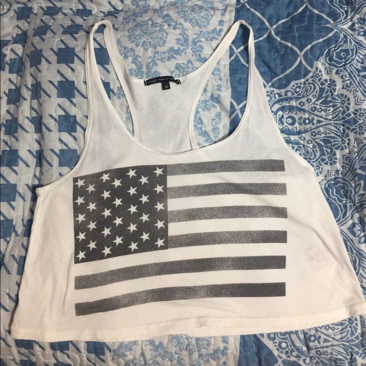 Never Worn, Very Loose Fit American Flag Print Summer Beach Top, American Flag Print Beach Top For Summer, Trendy Summer Tops With Flag Print, Trendy American Flag Print Top For Summer, Casual American Flag Print Tank Top, Trendy American Flag Summer Top, Sleeveless Summer Top With Flag Print, Spring Sleeveless Flag Print Tank Top, Sleeveless Flag Print Summer Top