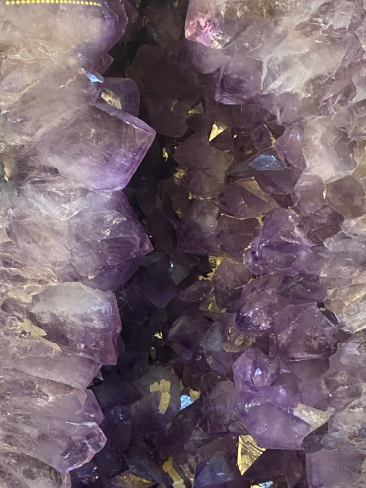 Amethyst Wallpaper, Aesthetic Crystals, Aphrodite Aesthetic, Crystals Amethyst, Crystal Aesthetic, Rainbow Magic, Cool Rocks, Season Of The Witch, Pink Amethyst