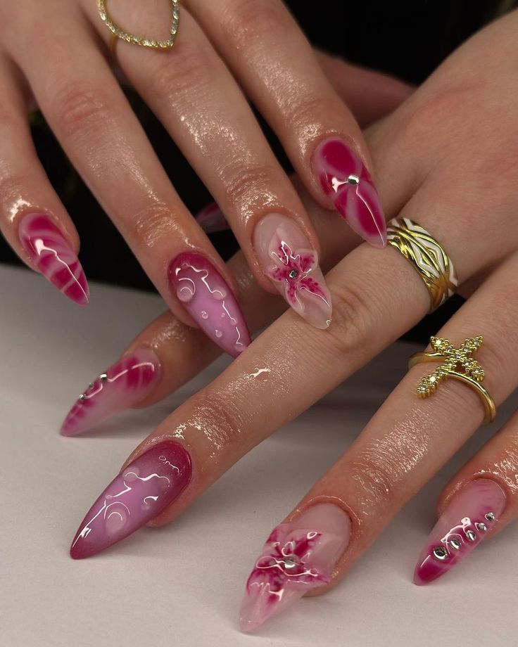 𝖣𝖨𝖫𝖠𝖱𝖠 𝖲𝖤𝖭𝖦𝖴𝖫🫧 | 🐙 | Instagram In Trend Nails, Nail Design Trends 2024, Nails Design 2024 Trends, Nails Freestyle Design, Flower Almond Nail Designs, Summer Duck Nails Acrylic, Nails With Cool Designs, Nail Design Ideas 2024, Long Almond Nails Summer