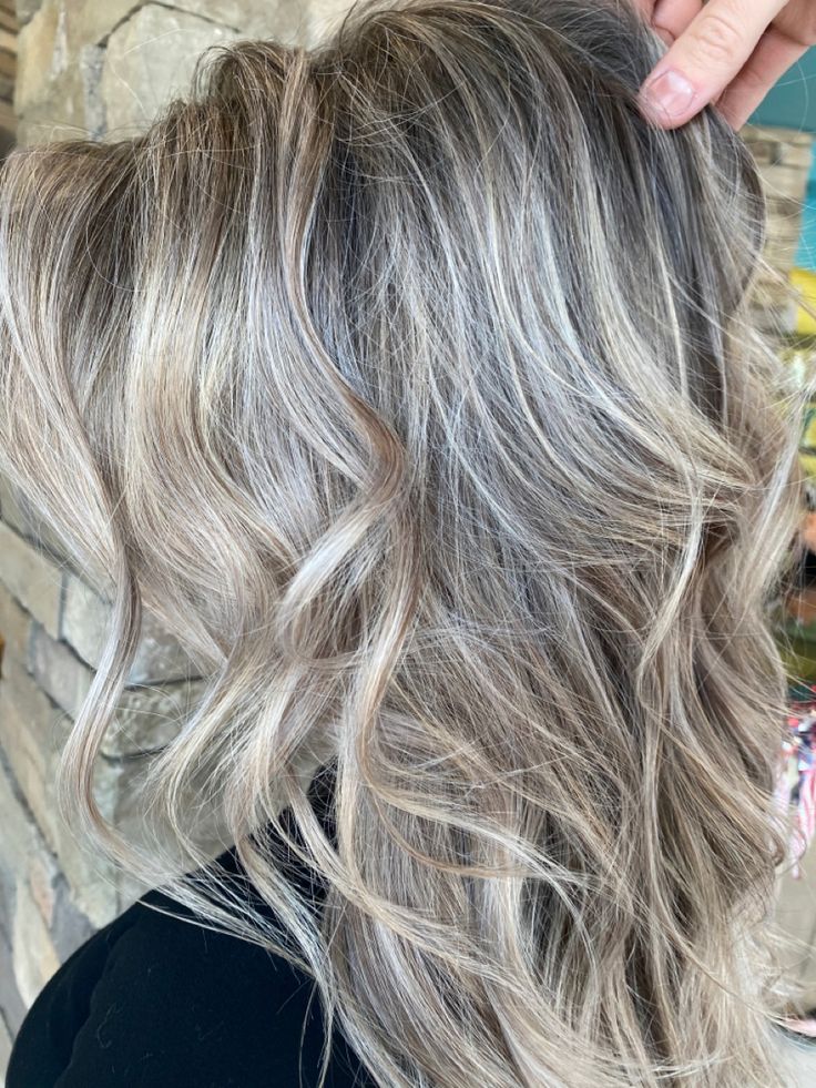 Grey blending foilyage - ash blonde highlights - teasy lights Blonde Hair With Grey Highlights, Ash Blonde Hair With Highlights, Cool Blonde Highlights, Grey Blending, Gray Highlights, Grey Hairstyles, Grey Blonde Hair, Grey Hair Transformation, Ash Blonde Hair Colour