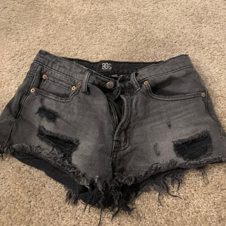 Nwot. Mid-Rise Shorts. Bdg From Urban Outfitters. Emo Shorts, Shorts With Leggings, Goth Shorts, Grunge Shorts, Flannel Shorts, Grunge Clothes, Urban Outfitters Shorts, Black Jean Shorts, Mid Rise Shorts