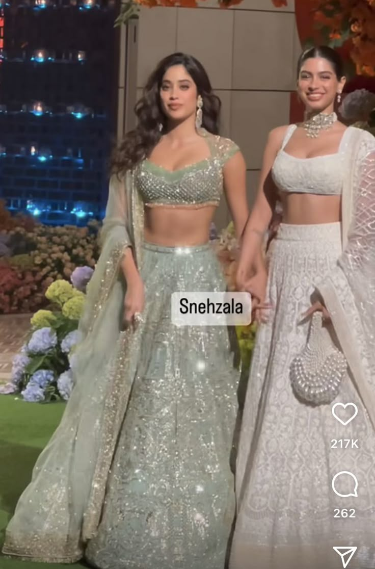 Night Wedding Lehenga, Kim Kardashian Indian Outfit, Simple Reception Lehenga, Modern Indian Lehenga, Indian Wedding Sangeet Outfit, Cocktail Lehenga Outfit, Lengha 2023, Bollywood Celebrities In Lehenga, Bridesmaid Engagement Outfit