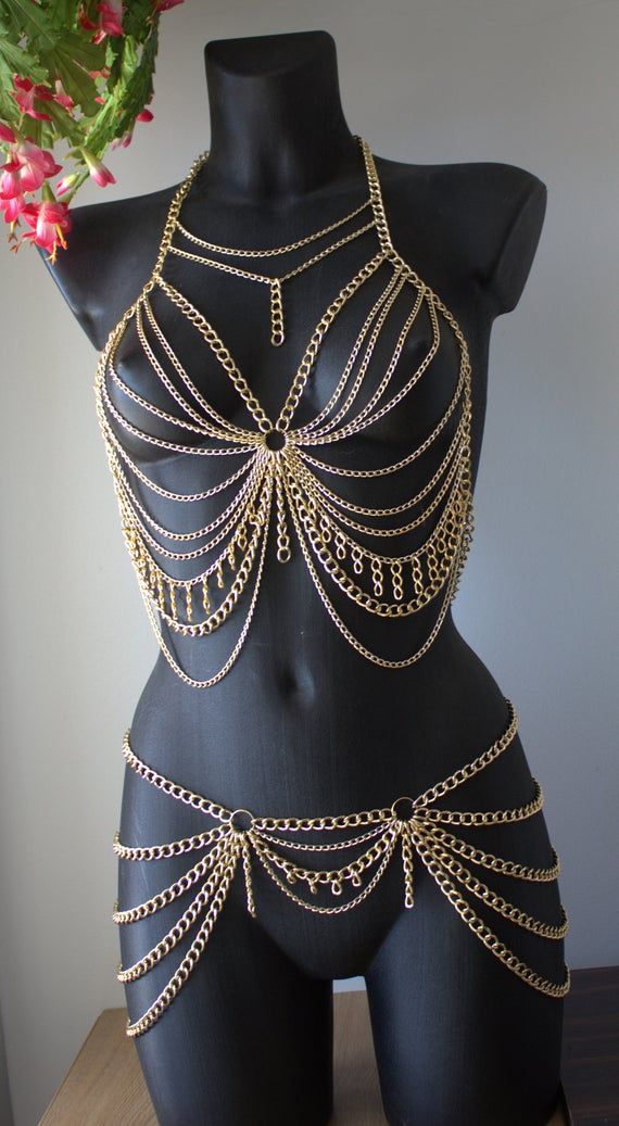 Chain Rave Outfit, Festival Body Jewellery, Chain Body Harness, Bra Chain, Body Chain Harness, Chain Harness, Fest Outfits, Chain Bra, Chain Dress