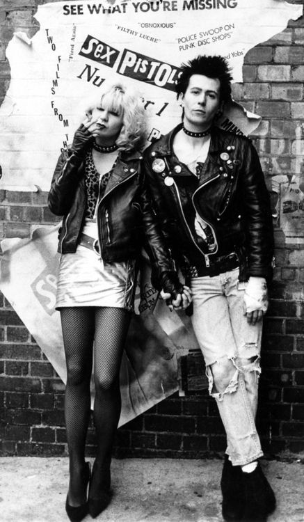 .. Stile Punk Rock, Chicas Punk Rock, Chica Punk, Sid And Nancy, 70s Punk, 80s Punk, Jane Russell, Punk Culture, Sid Vicious