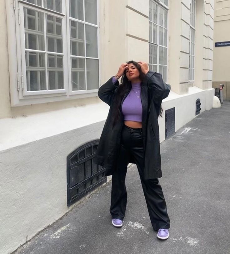 Purple Air Jordan 1 Outfit, Purple Cargos Outfit Aesthetic, Lavender Sneakers Outfit, Purple Dunks Outfit, Purple Streetwear Outfit, Purple Jordans Outfit, Outfit With Jordan 1, Purple Jordan 1, Outfit With Jordans