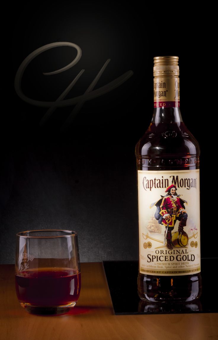 Captain Morgan Rum, Best Portrait Photography, Morgan Black, Captain Morgan, Spiced Rum, Alcohol Drink Recipes, Drink Recipes, Product Photography, Natural Flavors