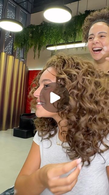 Big Curl Perms For Medium Hair, Shoulder Curly Haircuts For Women, Color Wow Curly Hair, Shoulder Length Curly Hair With Highlights, Layer Haircut Curly Hair, Hairstyles For Layered Curly Hair, Long To Short Curly Hair Transformation, Curly Hair Flat On Top, Rake And Shake Curly Hair