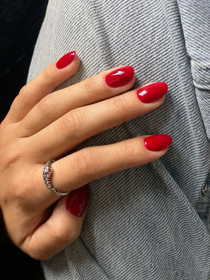 Clean Red Nails, University Nails Ideas, Short Nails Cherry Red, Red Short Nails Aesthetic, Classic Red Nails Short, Red Oval Nails Short, Round Red Nails Short, Rounded Red Nails, Short Red Oval Nails