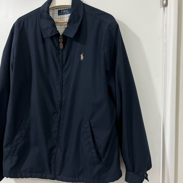 Ralph Lauren Navy Blue Logo Harrington Bomber Jacket Large Brand New And Trendy, Vintage Polo Jacket Outfits, Navy Blue Fits, Dark Blue Jacket, Polo Jacket, Mens Smart Casual Outfits, Blue Jacket Men, Polo Outfit, Streetwear Jackets, Ralph Lauren Jacket