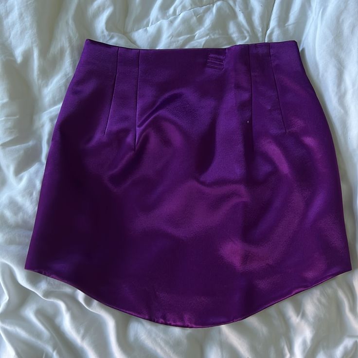 *Nwt* Zara Mini Purple Skirt Small New With Tags Purple Small Stops A Couple Inches Above The Knee Silky Material 100% Polyester Damage Hanger Clamp Marks (See Photos) A Couple Frills(See Photos) Comment Below With Any Questions Zara Fitted Mini Skirt With Lining, Zara Fitted Lined Mini Skirt, Fitted Zara Skort In Solid Color, Casual Purple Skirt For Night Out, Zara Fitted Mini Skort, Purple Short Bottoms For Party, Zara Fitted Skort, Elegant Purple Zara Bottoms, Casual Purple Mini Skirt For Party