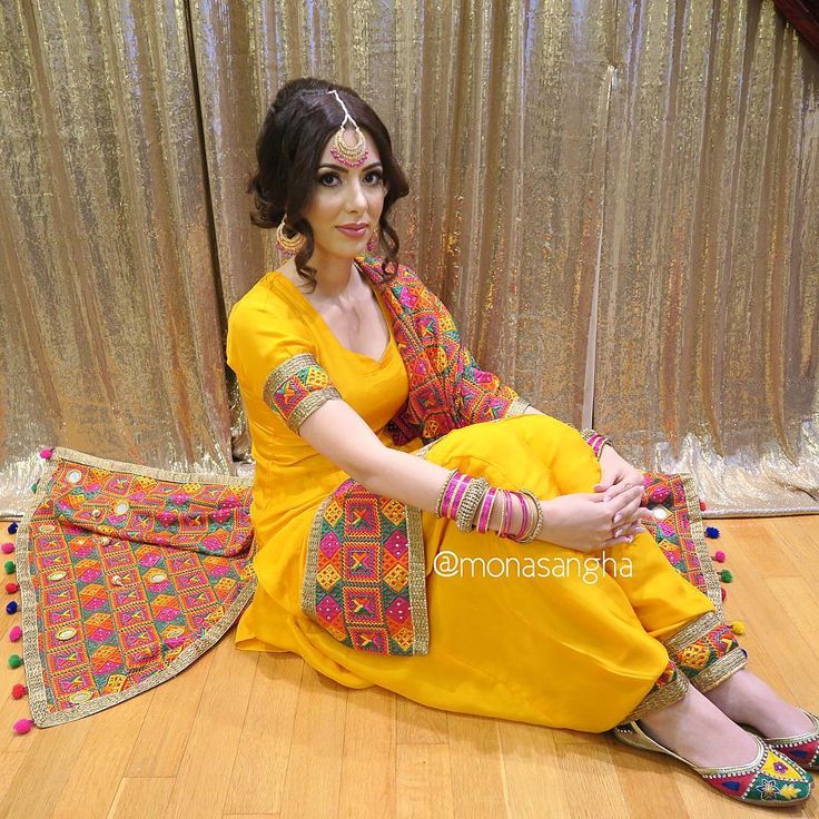 Traditional Punjabi look for my brides maiyaan #monasangha #vancouvermakeupartist #mua #makeup #punjabibride #sikhwedding #indianwedding #allthingsbridal #indianweddingbuzz #bridalmakeup #bridalhair Suit For Haldi, Yellow Punjabi Suit, Mendhi Outfit, Patiala Suit Designs, Patiala Salwar Suits, Patiyala Suit, Mehendi Outfits, Punjabi Fashion, Phulkari Dupatta