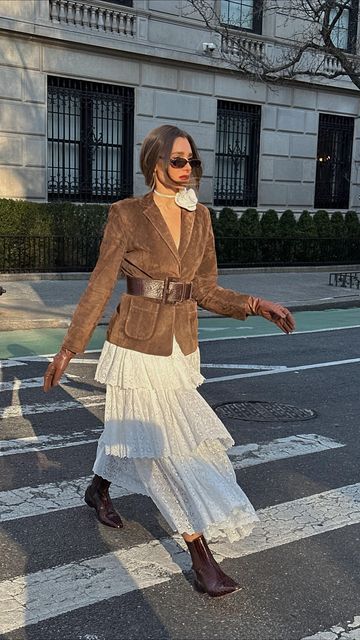 𝒟𝒶𝓃𝒾𝑒𝓁𝓁𝑒 𝐵𝑒�𝓇𝓃𝓈𝓉𝑒𝒾𝓃 on Instagram: "uptown 🤍" Italian Country Outfit, Brown Monotone Outfit, Boho Chic Skirt, Tall Light Brown Boots Outfit, Long Western Skirts Outfit, Autumn Country Outfits, Western Chic Aesthetic, Elevated Western Fashion, Country Chic Outfits Dressy