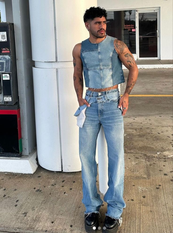 Gay Club Outfit, Coachella Outfit Men, Denim Outfit Men, Festival Outfits Men, High Fashion Men, Fest Outfits, Clubbing Outfits, Queer Fashion, Street Style Outfits Men