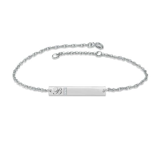 This beautiful and classic bar bracelet features an engraved cursive initial complemented by a trio of brilliant round diamonds. The rope chain bracelet is crafted in chic 14K white gold, measures 7.25 inches and secures with a spring ring clasp. Mens Rings Wedding Diamond, Classic Bar, Diamond Wedding Rings Sets, Bar Bracelet, Mens Chain Necklace, Diamond Chain, Gold Necklace Women, Bar Bracelets, Ring Size Guide