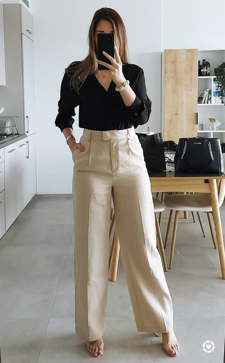 Formal Pant Shirt Women, Tops For Beige Pants, Beige Pleated Trousers Outfit, Tops On Beige Pants, Women Formal Trousers Design, Black And Beige Outfit Women, Cream Color Trousers Outfit, Black Shirt Formal Outfit Woman, Black Top Beige Pants Outfit