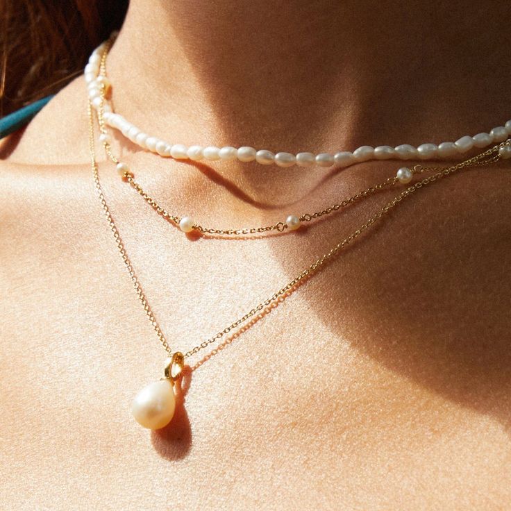 A necklace where the glimmer of real gold balances the luster of baroque pearls – in triple-A quality, ofc. Dive in on all pearls here. Station Necklace, A Necklace, Baroque Pearls, Real Gold, Dive In, Necklaces, Gold