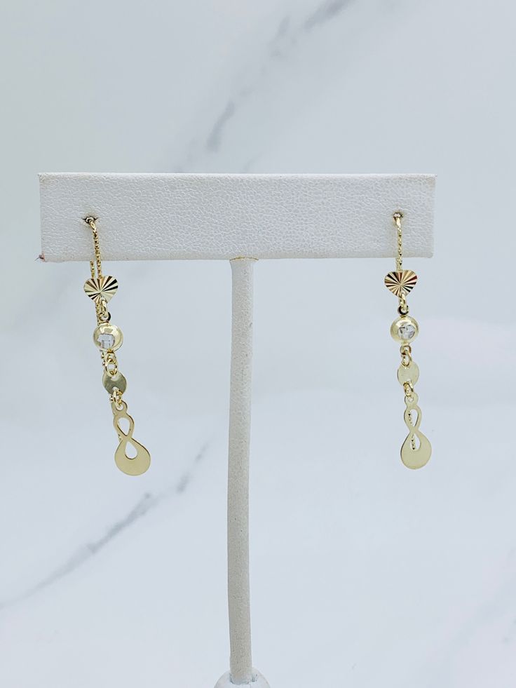 ❤️ 10k solid gold earrings women threaders  ❤️ These are  39-44mm in length  ❤️ Includes a small box ❤️ New jewelry Check out my other jewelry ❤️ Aretes de mujer en oro dorado ❤️ Oro de 10 kilates ❤️ Violadores  ❤️ Esta prenda es de 39 a 44 milímetros  Disponible en 3 diseños  SKU 31124 14k Yellow Gold Threader Earrings, 14k Yellow Gold Filled Threader Earrings, 14k Gold Filled Yellow Gold Threader Earrings, Yellow Gold Threader Earrings As A Gift, Yellow Gold Threader Earrings For Gift, Yellow Gold Tarnish-resistant Threader Earrings As Gift, Hypoallergenic Yellow Gold Threader Earrings Gift, Yellow Gold Drop Threader Earrings Gift, Adjustable Yellow Gold Drop Earrings