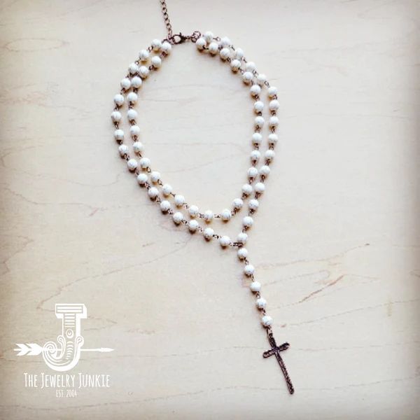 A double-strand white turquoise lariat necklace with a copper cross pendant, handcrafted with care. Winter Jewelry, Bohemian Accessories, White Turquoise, Turquoise Beads, Cross Pendant, Boho Jewelry, Handcrafted Jewelry, Turquoise Necklace, Turquoise