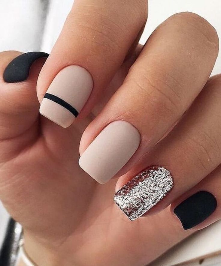 Elegant Nail Designs, Square Nail Designs, Short Square Nails, White Acrylic Nails, Classy Acrylic Nails, White Nail Designs, Short Nail, Short Nail Designs, Square Acrylic Nails