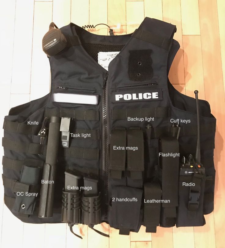 Current duty vest setup Tactical Vest Setup, Police Vest Setup, Police Tactical Vest, Cop Caddy, Police Tools, Police Duty Gear, Swat Vest, Punch Someone, Police Vest