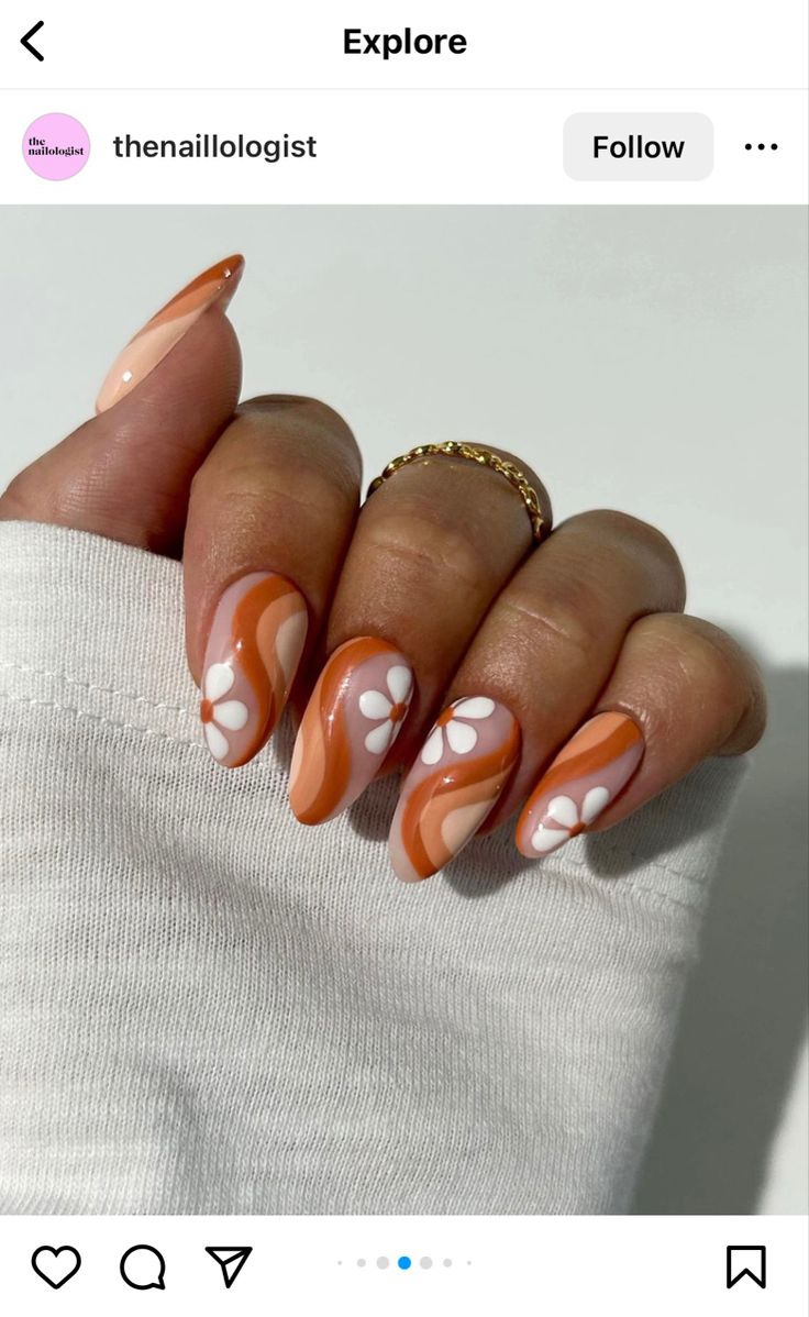 Flower Nail Designs Orange, Nail Art Designs Atum, Nail Ideas Burnt Orange, Orange Groovy Nails, 70s Inspired Nails Short, Bohemian Wedding Nails, Gel Nail Swirl Designs, Two Groovy Nails, Groovy French Tip Nails