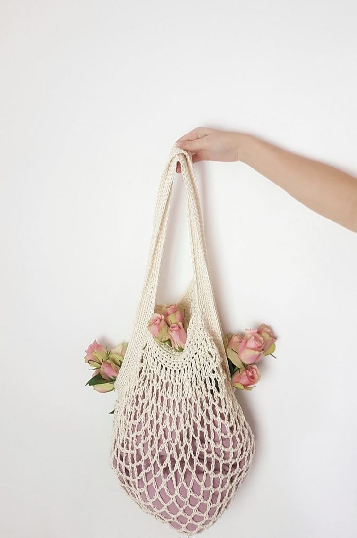 a crochet market bag with flowers on it and the words diy crochet market bag