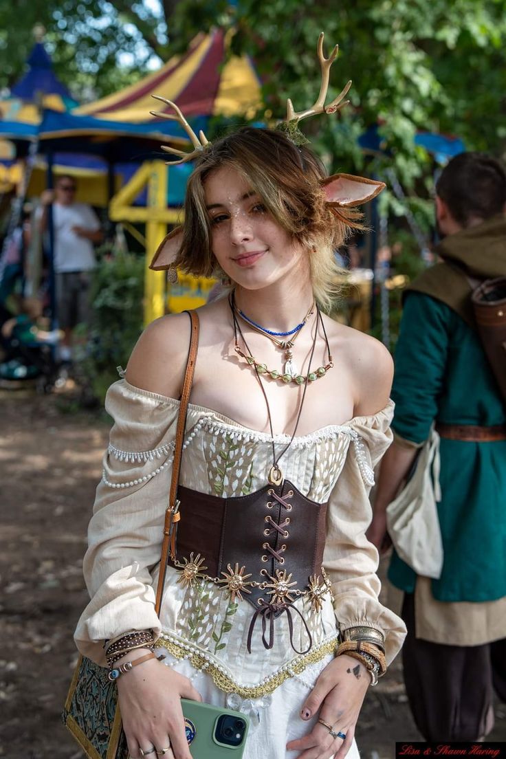 Renfair Costume Ideas, Green Renfair Outfit, Rem Faire Costume, Satyr Ren Faire, Ren Fair Elf Costume, Ran Faire Outfits, Fairy Rennaisance Costume, Druid Ren Faire, Renisance Fair Outfit Elf