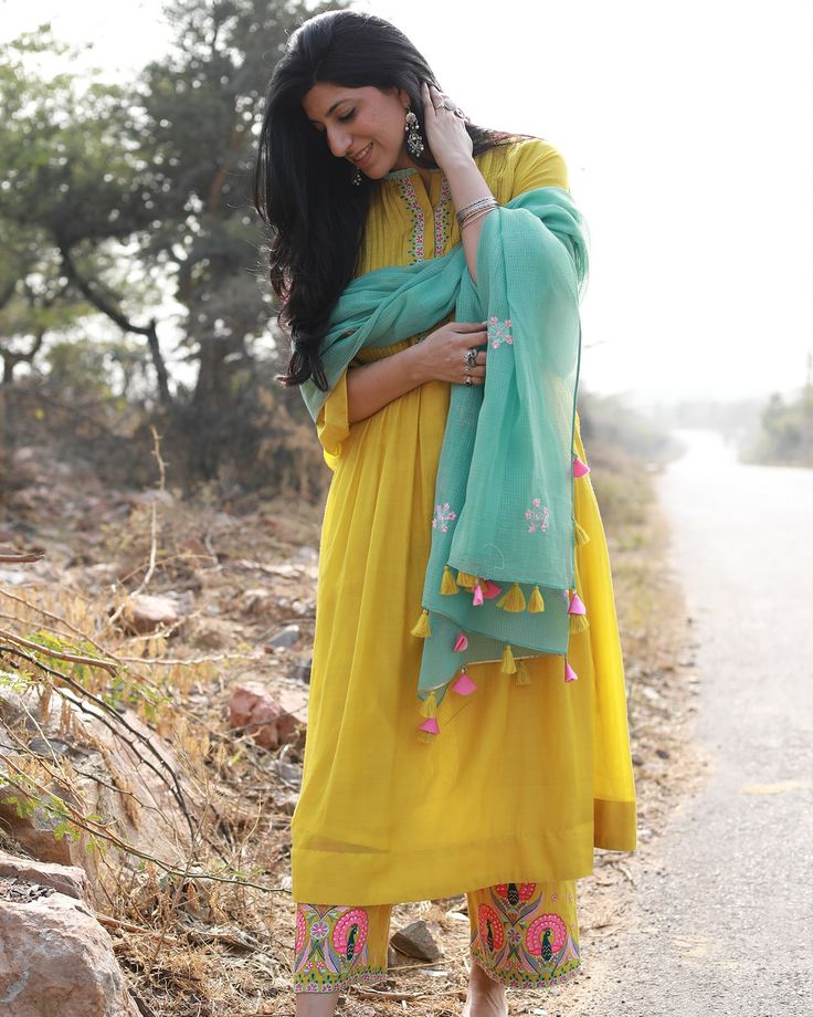 Combination With Yellow Kurti, Yellow Cotton Suit, Yellow Contrast Color Combinations, Yellow Combination Outfits Indian, Patola Suits, Suit Kurti, Contrast Dupatta, Kurti Suit, Indian Designer Suits