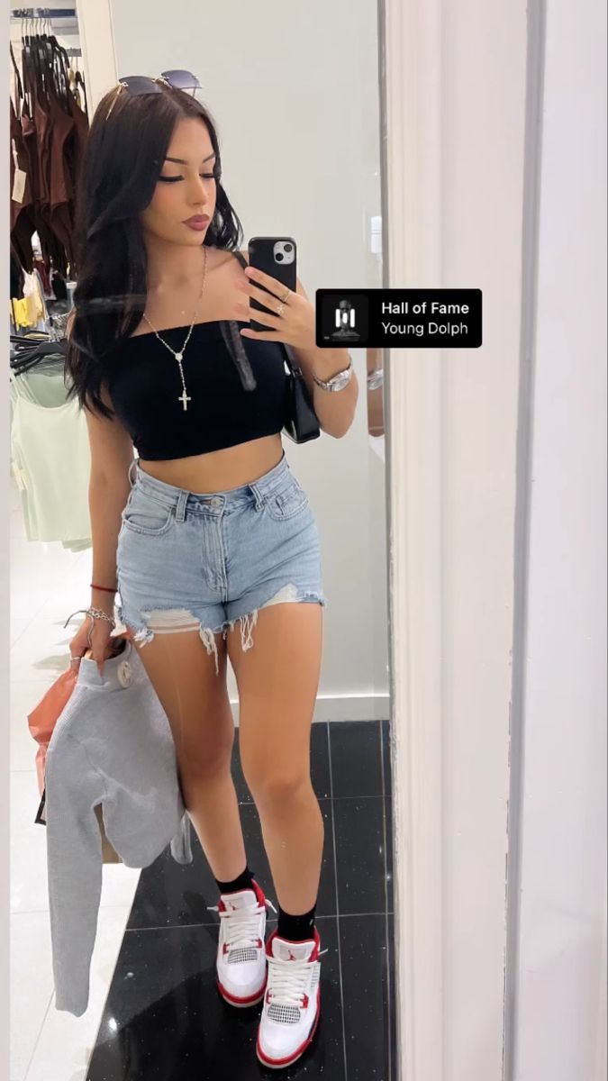 Copy And Paste Latina Outfits With Shorts, Daisy Marquez Nails, Latina Valentines Outfit, Cute Simple Outfits Latina, Summer Latina Aesthetic, Latina Aesthetic Outfit Summer, Cute Latina Outfits Summer, Casual Park Day Outfit Summer, Mexican Outfit For School