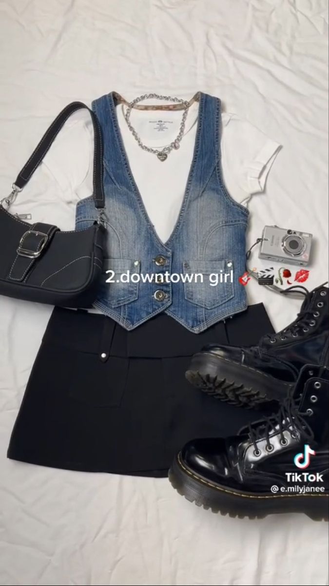 Styling Denim Vest, Denim Vest Outfit Winter, How To Style Corset, Black And Denim Outfits, Jean Vest Outfits Fall, Denim Waistcoat Outfit, Aesthic Outfits, Denim Vest Outfits, Jean Vest Outfits