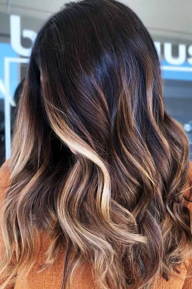 Cool-Toned Blonde Light For Brunettes #highlights #partialhighlights ❤️ Fancy accentuating your hair color with partial highlights? Your color guide is here! Check out the iconic color combos: blonde highlights for brunettes, caramel hues for natural looks, and face-framing honey coloring for dark hair are waiting for you! ❤️  #lovehairstyles #hair #hairstyles #haircuts Brunette Blonde Highlights, Haircuts With Balayage, Brunette With Blonde Highlights, Hair Color Blonde Highlights, Partial Highlights, Lob Haircuts, Blonde Balayage Highlights, Blond Balayage, Brunette Hair With Highlights