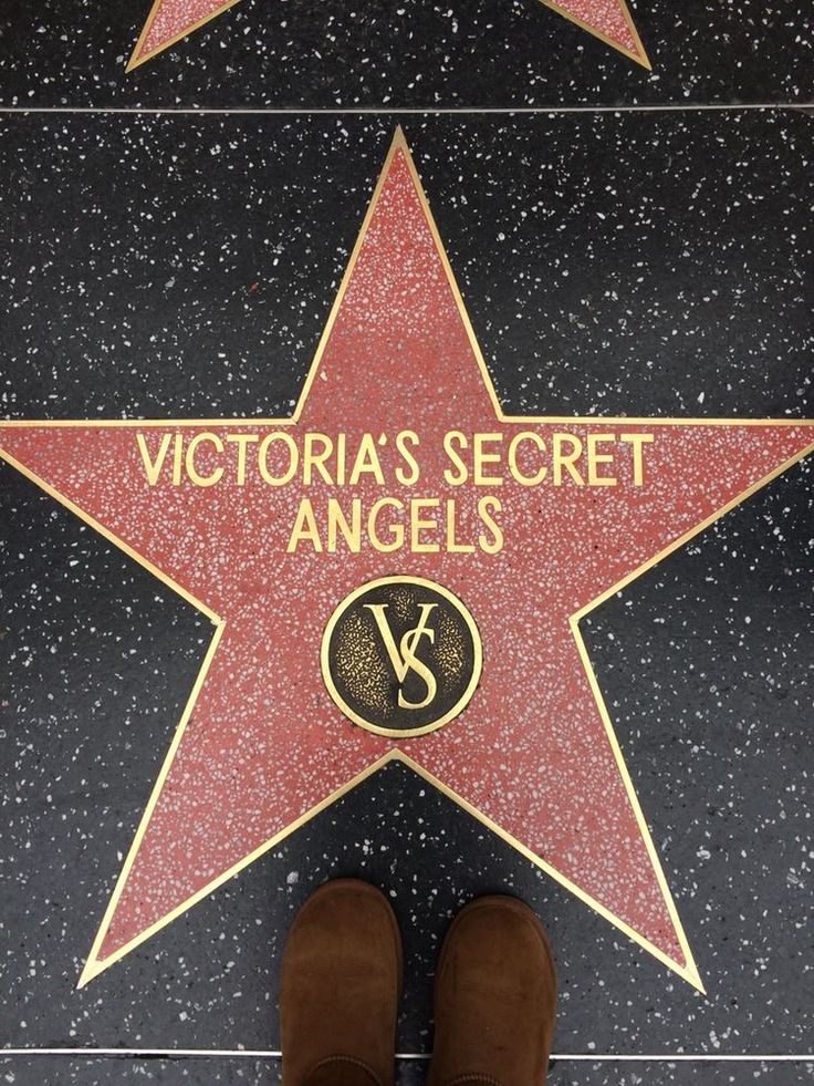 the star on the hollywood walk of fame for victoria's secret angels