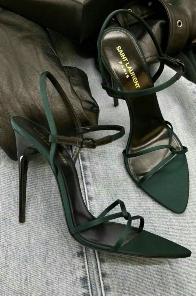 Elegant Shoes Heels, Heels Green, Hak Tinggi, Pretty Heels, Dr Shoes, Fashion Shoes Heels, Cute Shoes Heels, Shoes Heels Classy, Classy Shoes