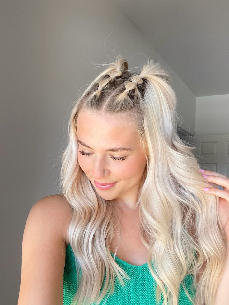 Cute Hairstyles Festival, Good Concert Hairstyles, Taylor Swift Eras Your Hair Ideas, Cute Bubble Braids Half Up Half Down, Hair Ideas For Festivals, Hair Up For Concert, Festival Hair Ideas Long Hair, Cool Concert Hairstyles, Festival Hair And Makeup Ideas