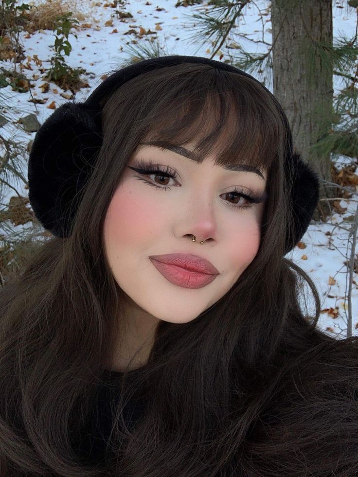 Cold Girl Makeup Brown Girl, I’m Cold Makeup Winter, Cold Winter Makeup Look, Winter Aesthetic Makeup, I’m Cold Makeup Aesthetic, Cold Girl Aesthetic Makeup, Cute Winter Makeup Looks, Im Cold Makeup Aesthetic, Winter Girl Makeup