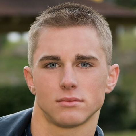 Resultado de imagem para teen boy haircut Sun Bleached Hair, Military Haircuts Men, Crew Cut Haircut, Ivy League Haircut, Military Haircut, Blonde Haircuts, Hair Guide, Snoopy Woodstock