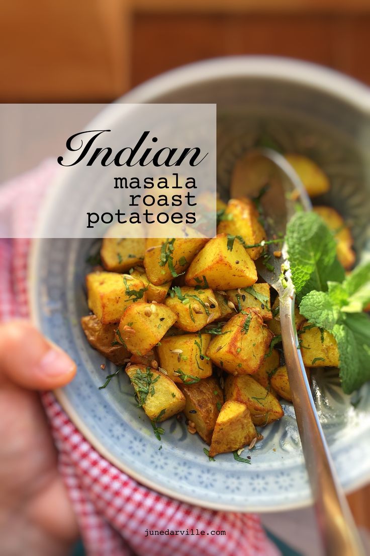 Thanksgiving Potatoes Side Dishes, Garam Masala Potatoes, Pork Side Dishes, Valentines Food Dinner, Indian Masala, Potato Side Dish, Roasted Potato Recipes, Masala Spice, Easter Dinner Recipes