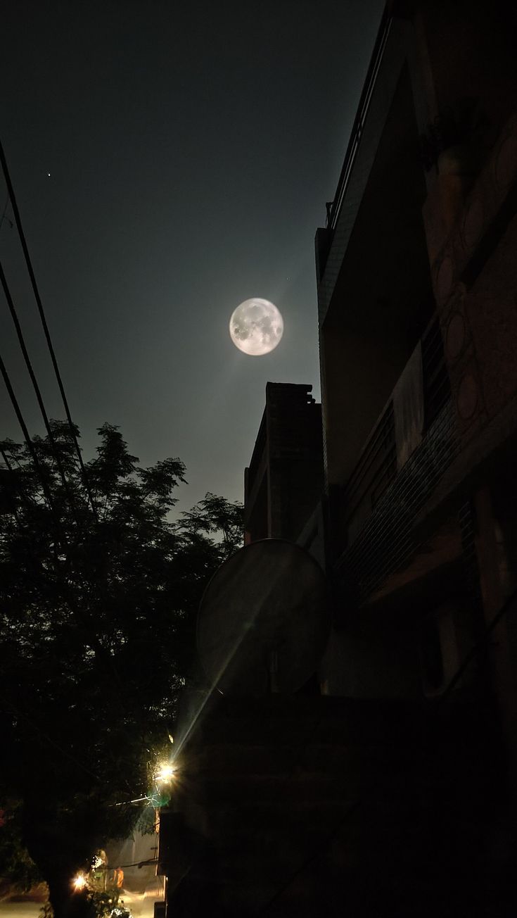 Moon Light Aesthetic Pictures, Moon Images Beautiful, Moon Pics Night Real, Full Moon Snap, Aesthetic Moon Pics, Moon Pictures Aesthetic, Moon Light Photography, Night Moon Photography, Night Moon Aesthetic