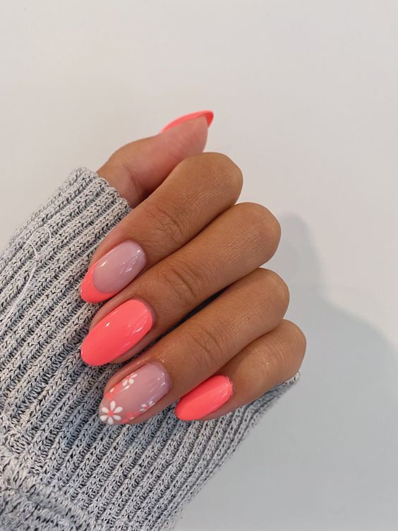 Uñas Color Coral, Coral Pink Nails, Coral Nails With Design, Rounded Acrylic Nails, August Nails, Coral Nails, Simple Gel Nails, Her Nails, Round Nails