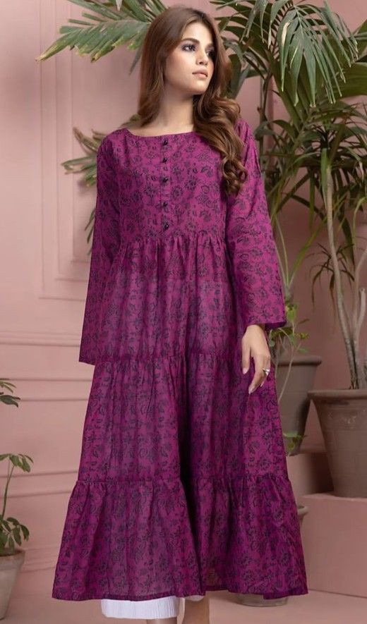 Latest long frock design summer stuff frocks lawn frock designs Lawn Gown Style Pakistani, Long Frocks For Women Casual, Long Lawn Frocks, Casual Long Frock Designs, Summer Dress Designs Pakistani Lawn, Trendy Long Frocks For Women, New Frock Designs Dresses For Women, Long Frock Stitching Ideas, Simple Lawn Frocks Design