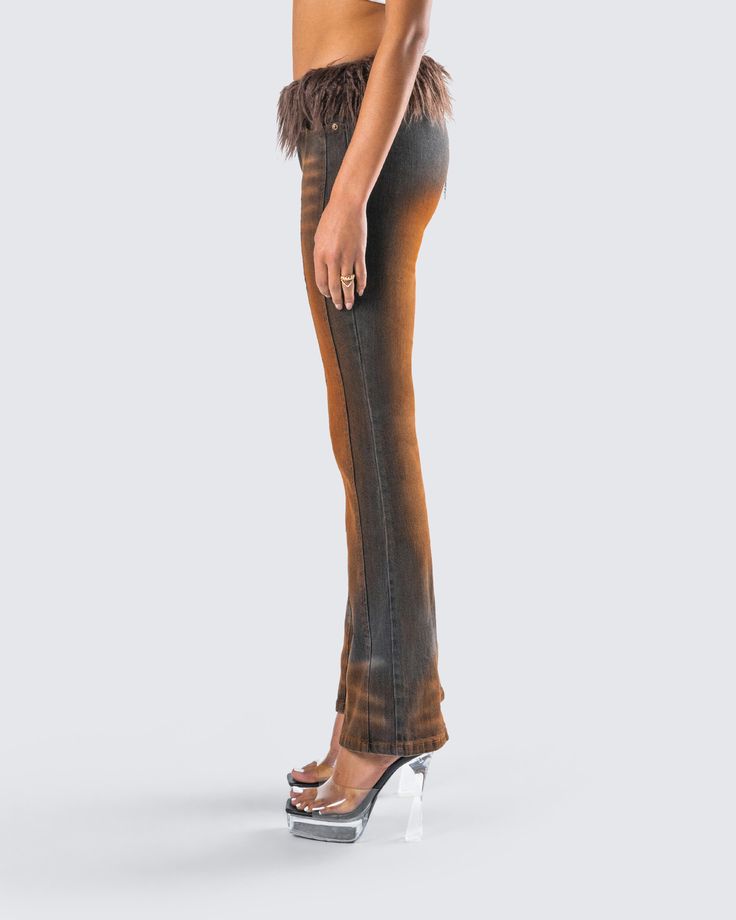 Lure them into the jungle with these brown denim fur jeans 🤎 With a chic and trendy look, these stretch denim pants are complete with a vintage wash and comes with a detachable brown faux fur belt 👀 Trendy Brown Jeans With Five Pockets, Trendy Brown Bottoms With Five Pockets, Chic Brown Denim Bottoms, Chic Brown Bottoms With Five Pockets, Fitted Brown Bottoms With Five Pockets, High Rise Brown Flare Jeans For Fall, Brown Denim Pants For Fall, Brown Flare Jeans With Five Pockets For Fall, Trendy Brown Flare Jeans For Fall