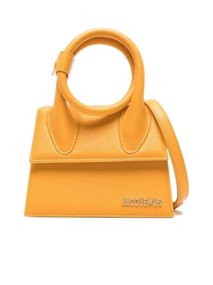 Colour: Orange Composition: Outer: Calf Leather 100% Year: 2024 Made in: Spain Style ID: 213BA0053163780 Measurements: Width: 17cm x Height: 13cm x Depth: 8cm Shoulder strap length: 122cm Handle drop: 9cm Discover the epitome of chic with this grained texture leather bag, adorned with a gold-tone logo for a statement look. The foldover top with magnetic fastening ensures security while the extendable rolled top handle along with an adjustable detachable shoulder strap offer versatile carrying options. The cotton-lined interior includes a logo patch and a patch pocket, perfect for organizing your essentials. Its refined design, complemented by the elegant hardware, makes this bag a perfect accessory for any outfit. * There may be a slight difference in the tone of colors depending on the re Jacquemus Le Chiquito, Jacquemus Bag, Elegante Y Chic, Orange Bag, Leather Cap, Orange Leather, Leather Tote Bag, Handbag Backpack, Shoulder Handbags