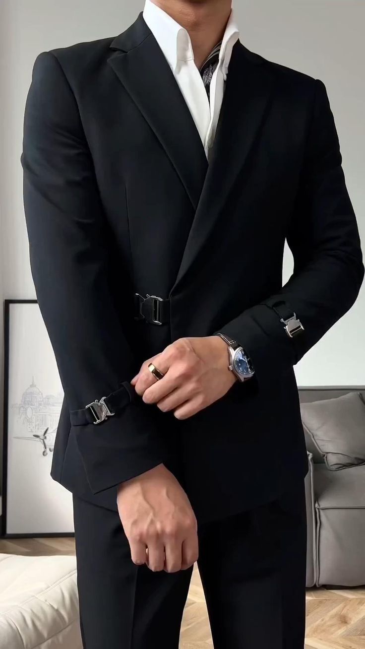 Party Dress For Men, Korean Party Dress, Stylish Men Wear, Groom Dress Men, Stylish Mens Suits, Blazer Outfits Men, Black Suit Men, Classy Suits, Classy Outfits Men