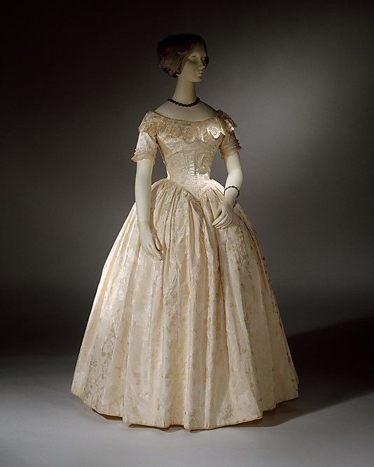 1840s Dress, 1800s Dresses, 1840s Fashion, Historical Gowns, Antique Dresses, Romantic Era, Romantic Period, 1800s Fashion, 19th Century Fashion