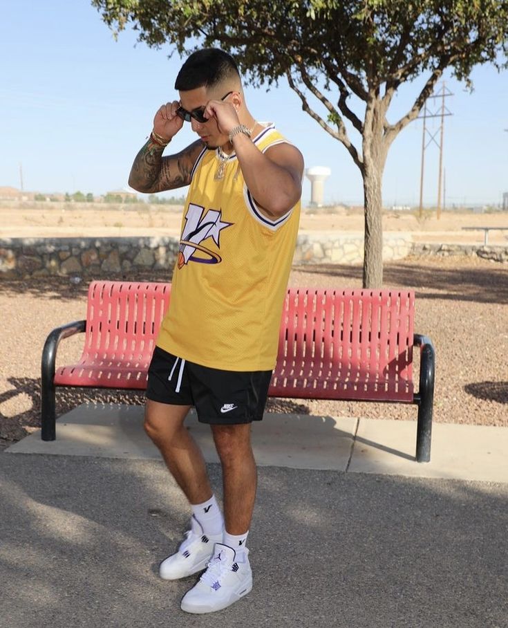 Basketball Casual Outfit Men, Basketball Jersey Outfit Men 90s, Nba Jersey Outfit Men, Lakers Shorts Outfit Men, Men’s Basketball Outfits, Lakers Jersey Outfit Men, Men Plus Size Fashion, Nba Jersey Outfit, Court Outfits